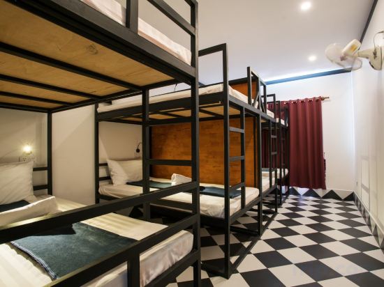 Noni Tree Hostel Room Type - 12-Bed Dormitory-Mixed