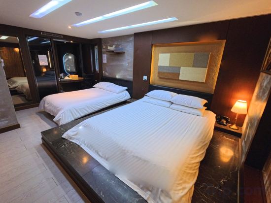 Friendly DH Naissance Hotel by Mindrum Group - Tap to explore photos