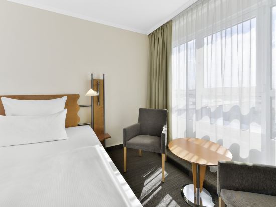 NH Mannheim-Viernheim Room Type - Standard Double Room With Two Beds 2Adults + 1Child