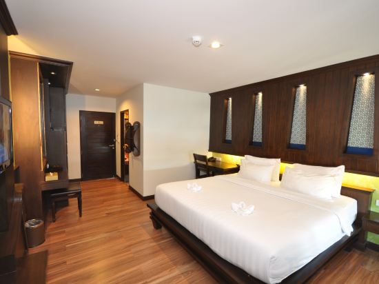 Chalelarn Hotel Room Type - Superior Double Half Ocean View