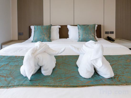 NAWAMIN 95 HOTEL• infinite pool Room Type - Basic Suite