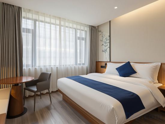 JHW Hotel Room Type - Standard Queen Room