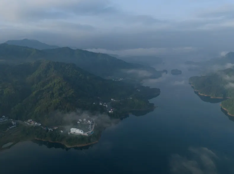 Xipo · Huating Lake Vacation Apartment