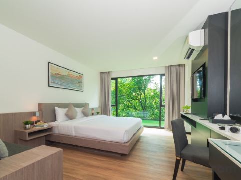 Pause and Play Hotel Room Type - Deluxe Double Room