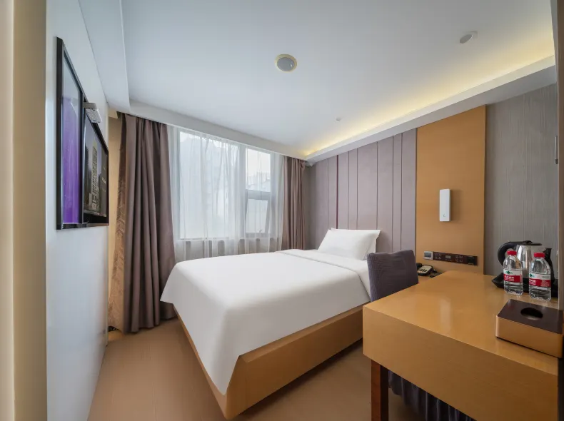 Elong Anyun Hotel (Nanjing Xinjiekou Zhangfuyuan Subway Station)