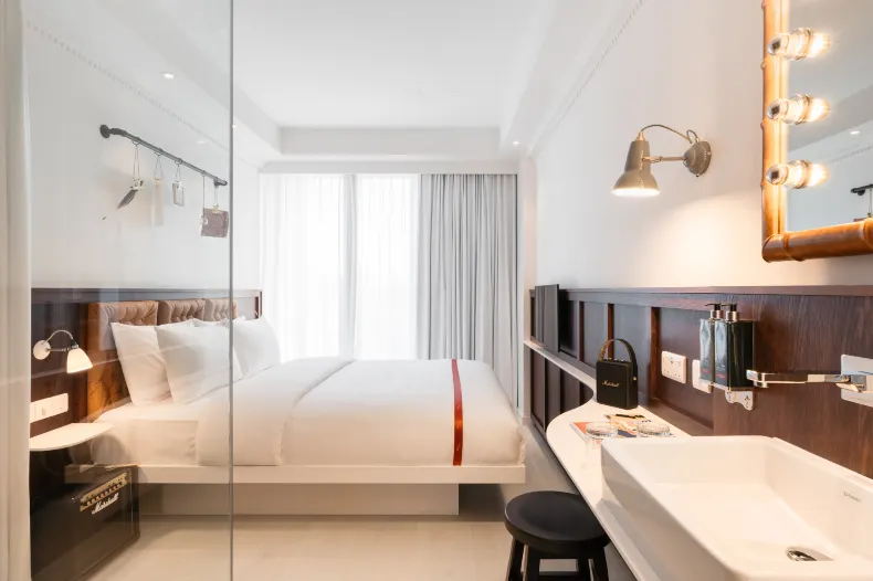 紅寶石星辰飯店及酒吧