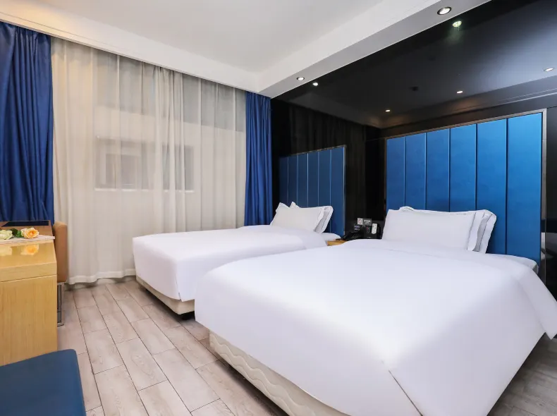 Qingmu Select Hotel (Shanghai Chenghuangmiao Laoximen Subway Station)