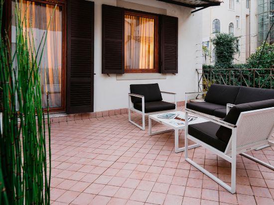Unica Suites Rome - Tap to explore photos