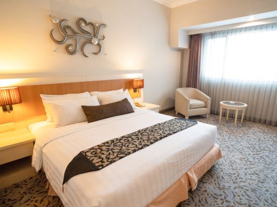 Verwood Hotel & Serviced Residence Room Type - Deluxe King Room