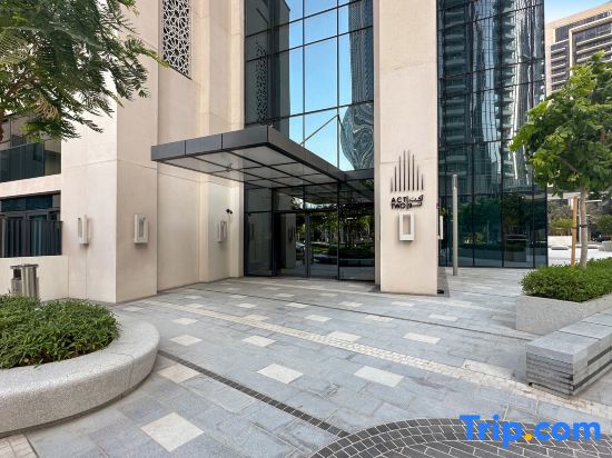 bnbme | Luxury Apt | Pool w/ Burj Khalifa Views