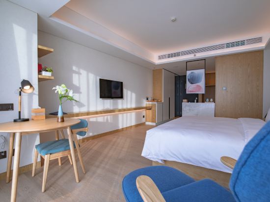 Le Joy Hotel Room Type - Standard King Room