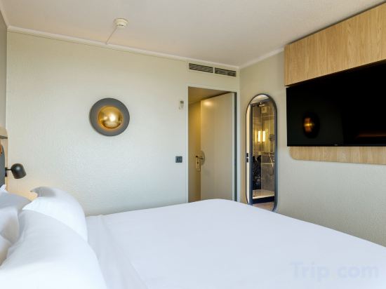 Campanile NICE A Room Type - Superior King Room