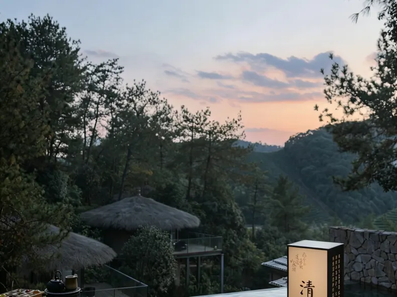 ANJI·JUNLAN LAOZHUANG SHANJU TANGQUAN RESORT HOTEL