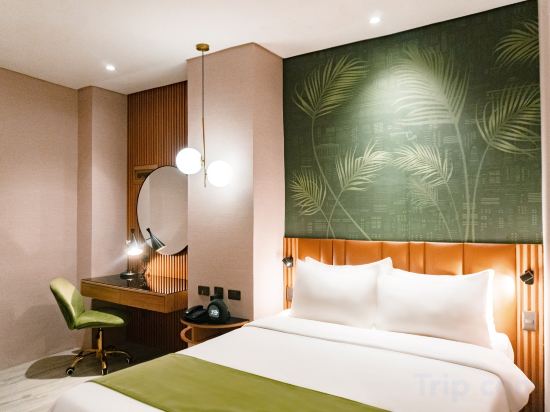 Ironwood Hotel Room Type - Interior Room, 1 Queen Bed, No Windows