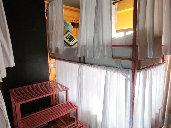 Kiwi Backpackers Hostel - Tap to explore photos