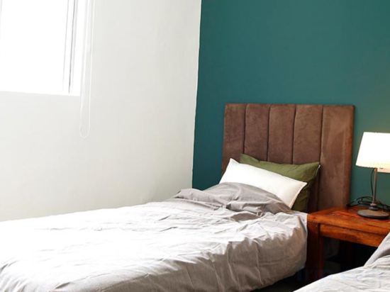 LANAIHOTELANDDORMITORY Room Type - Twin Room With Shared Bathroom