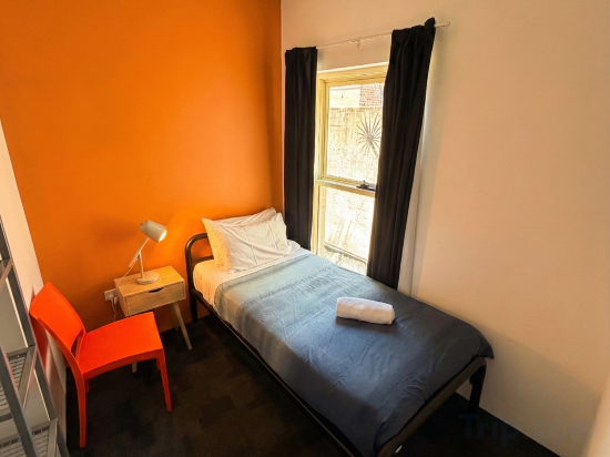 Big Backpackers Hostel Room Type -  Single Backpackers Hostel Room with Private Bathroom 