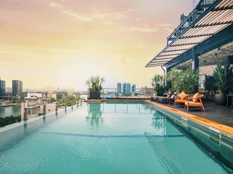 KiN Hotel Thi Sach Edition