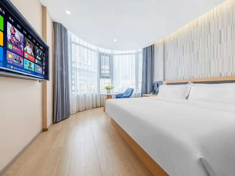 Yunshang Four Seasons Hotel (Kunming Tuodong Sports Center Yan'an Hospital)