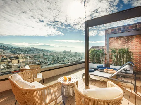 格拉納達馬丁納塞爾科蒂爾 HMO 酒店