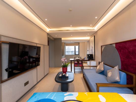 Dongsi No 78 Boutique Apartment - Tap to explore photos