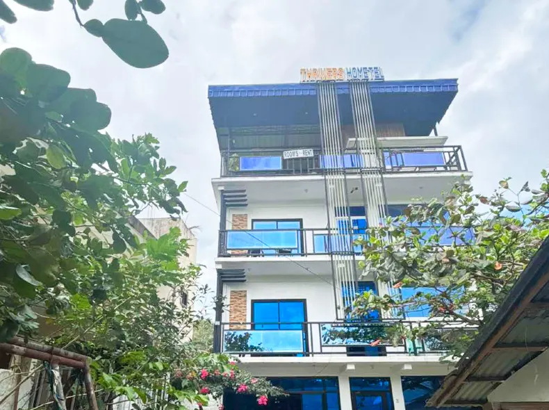 Thrivers Hometel White Beach Puerto Galera