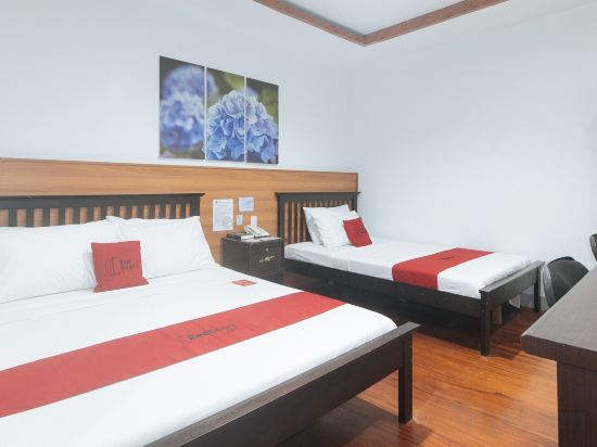RedDoorz @ Nick Hotel Isabela Room Type - RedDoorz Deluxe Room