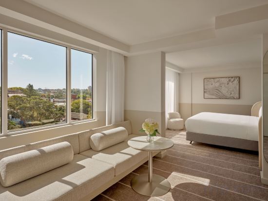 InterContinental Sydney Coogee Beach Room Type - 1 King Junior Suite Pool View Club Lounge Access InterContinental Sydney Coogee Beach Room Type - 1 King Junior Suite Pool View Club Lounge Access