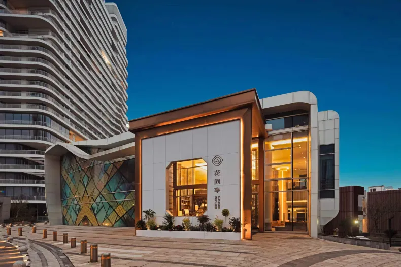 Suzhou Wujiang East Taihu Huajianting Water Yunbian Hotel