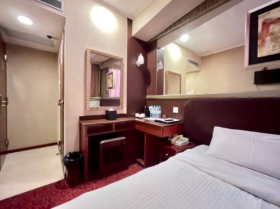Oriental Lander Hotel Room Type - Standard Double-bed room