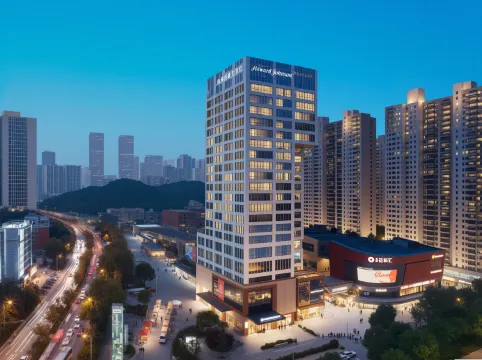 Changsha Yuelu Howard Johnson Hotel (Meixi Lake West Metro Station Branch)