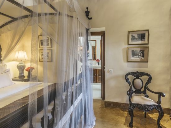 Thambili House By Edwards Collection Room Type - Cinnamon Suite