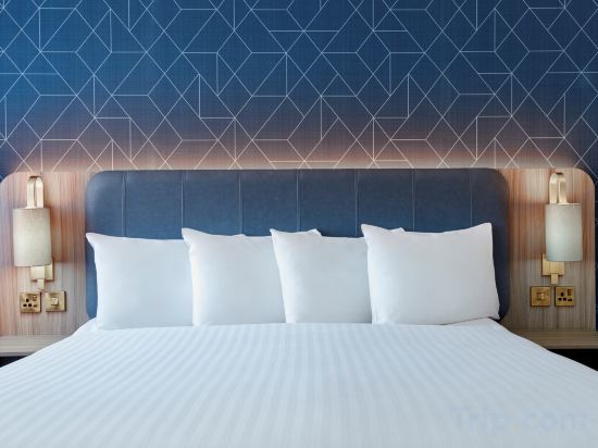 Leonardo Royal Hotel Southampton Grand Harbour Room Type - Superior Double Room with Balcony Leonardo Royal Hotel Southampton Grand Harbour Room Type - Superior Double Room with Balcony