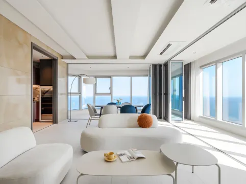 Le Collective Haeundae Paragraf