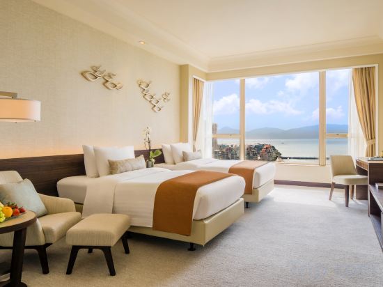 Hong Kong Gold Coast Hotel Room Type - Premier Twin Room, Sea View