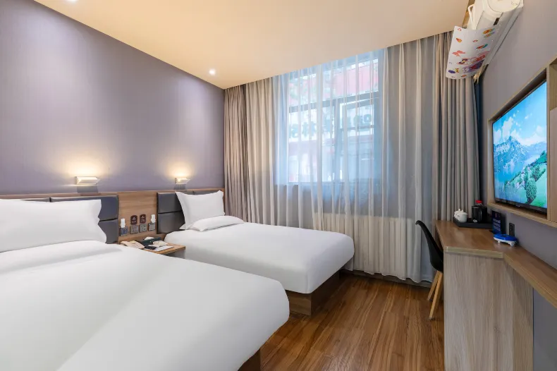 Huayi Premium Hotel (Beijing Wukesong 301 Hospital)