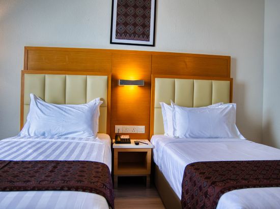 Hotel Sentral Seaview Penang @ Beachfront Room Type - Deluxe Room With Partial Seaview