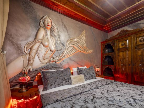 Historical Goreme House Room Type - Suite with Hot Air Balloon View and Bathtub 107