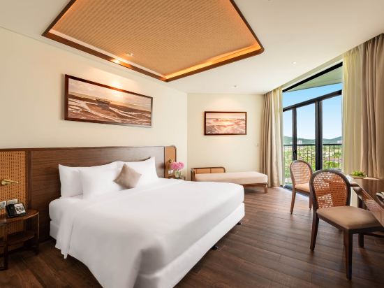 Best Western Premier Sonasea Phu Quoc Room Type - Premier Deluxe King Partial Sea View