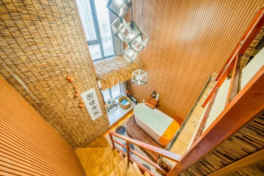 Zhenyu · Meet U Themed Cinema Homestay (Wanda Plaza Branch)