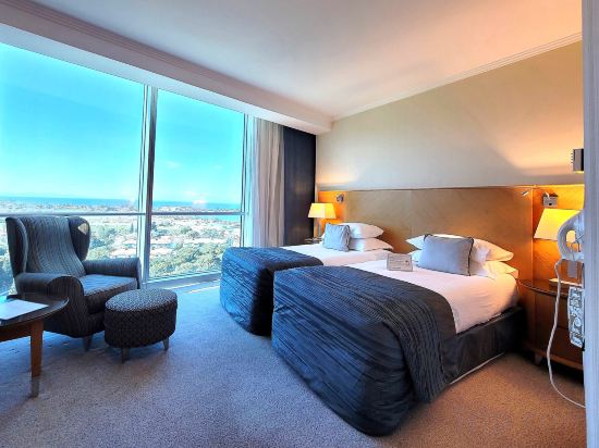 Wyndham Grand Izmir Ozdilek Thermal & Spa Room Type - Standard Twin Room with Mountain View - Non-Smoking