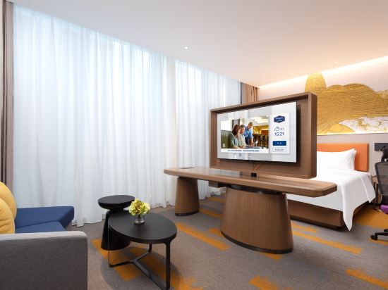 Hampton by Hilton Beijing Yizhuang New Town Industrial Park - Tap to explore photos