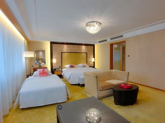 Radegast Hotel CBD Room Type - Deluxe Family Room