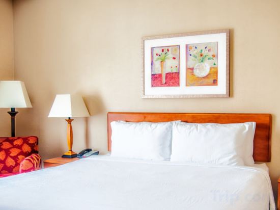 Fairfield Inn by Marriott Medford Long Island - Tap to explore photos