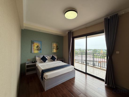 City Comfort Airport Hotel Phnom Penh - Tap to explore photos