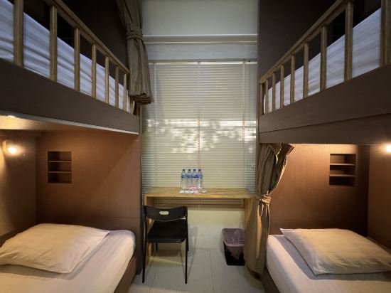 Adamaz House Room Type - Quadruple Bunk Bed