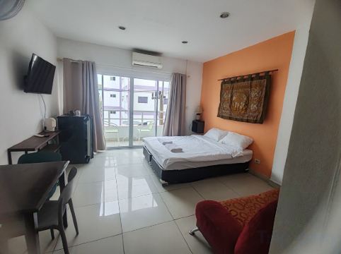Jomtien Hostel Room Type - Superior Double Room