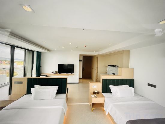 HC HOTEL Room Type - Junior Suite Twin room