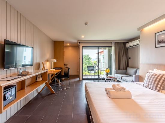 Naga Residence Room Type - Premier King Room with Balcony Naga Residence Room Type - Premier King Room with Balcony