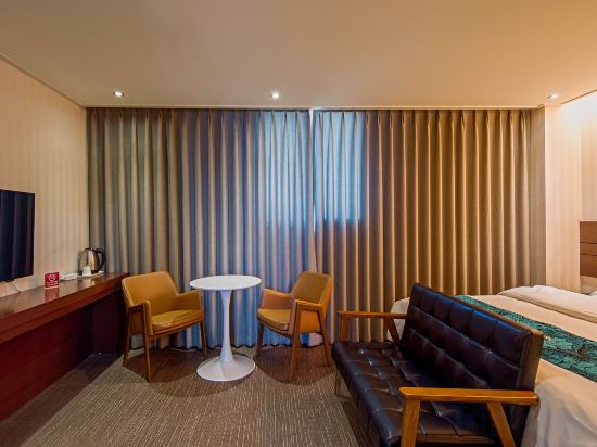 Namsan Hill Hotel - Tap to explore photos